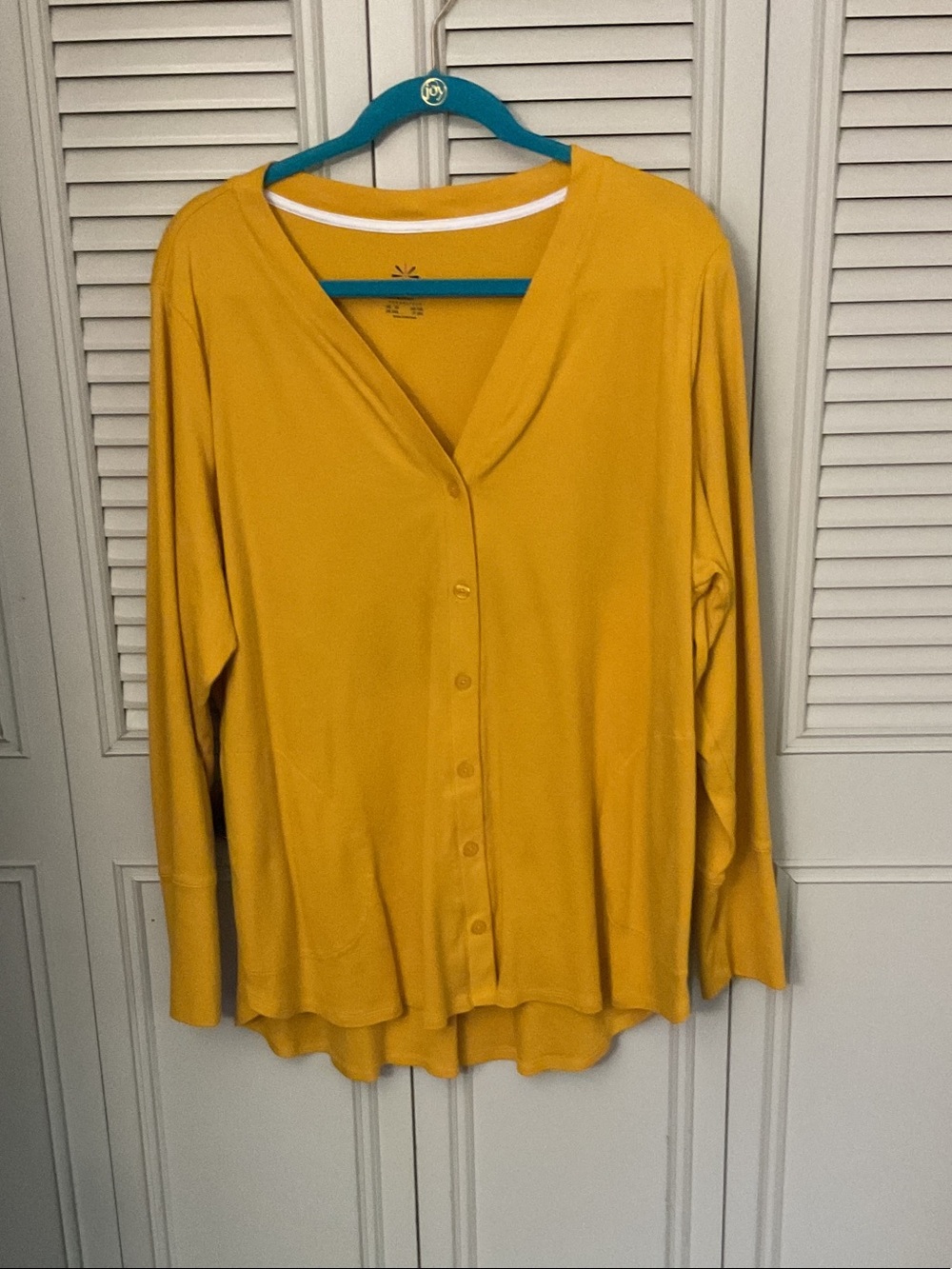 Isaac Mizrahi Yellow V-Neck Essential Top with White Trim